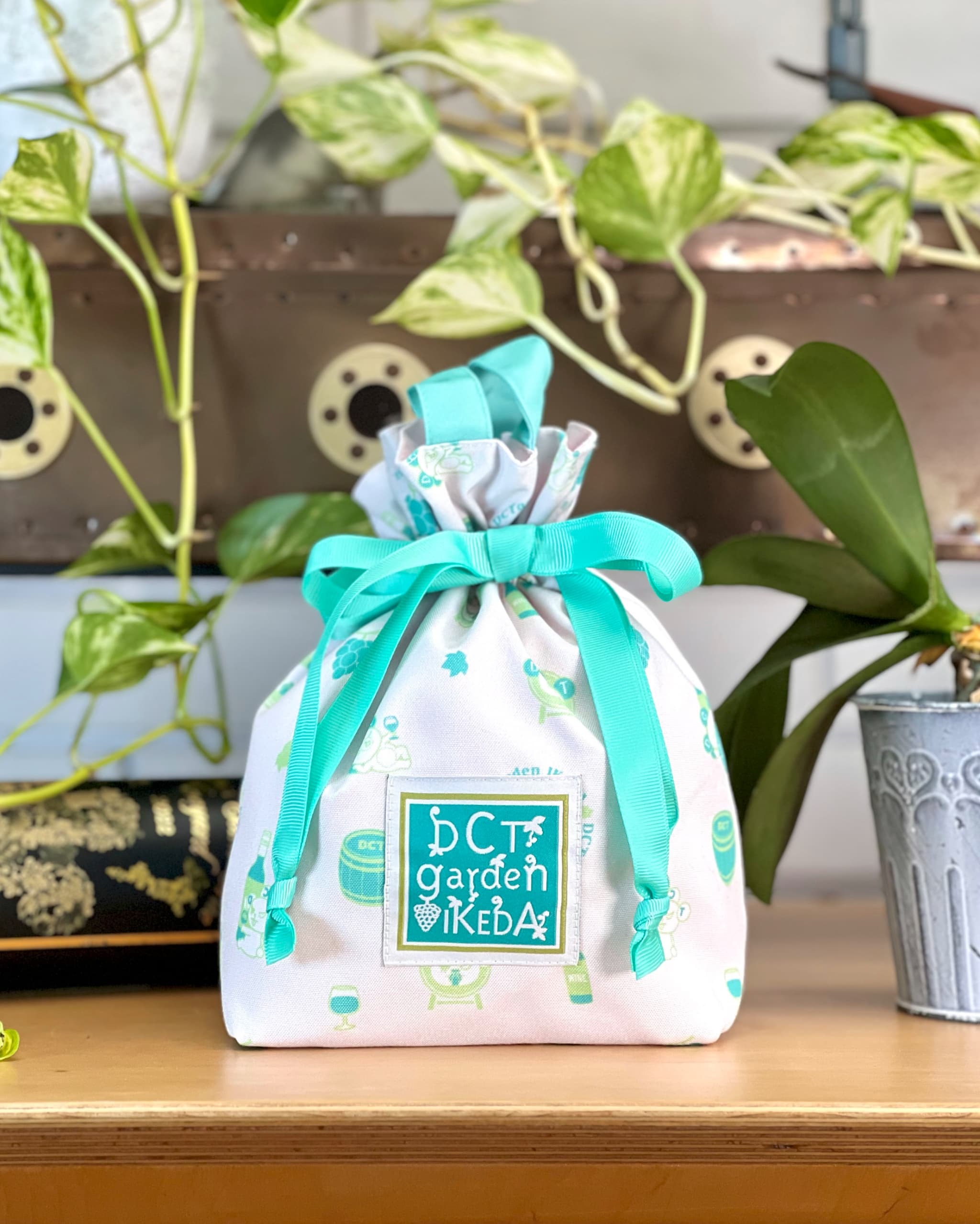DCTgarden IKEDA 巾着バッグ(マスカット)